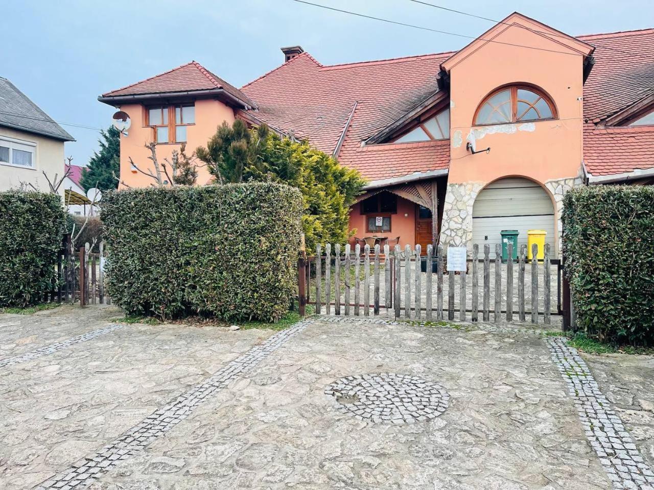 Greenpark Garden Villa Family Apartments Near Tokaj Szerencs Dış mekan fotoğraf